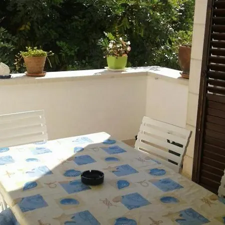 Διαμέρισμα Magda - Two Bedroom With Terrace And Garden View A2 - St Supetar